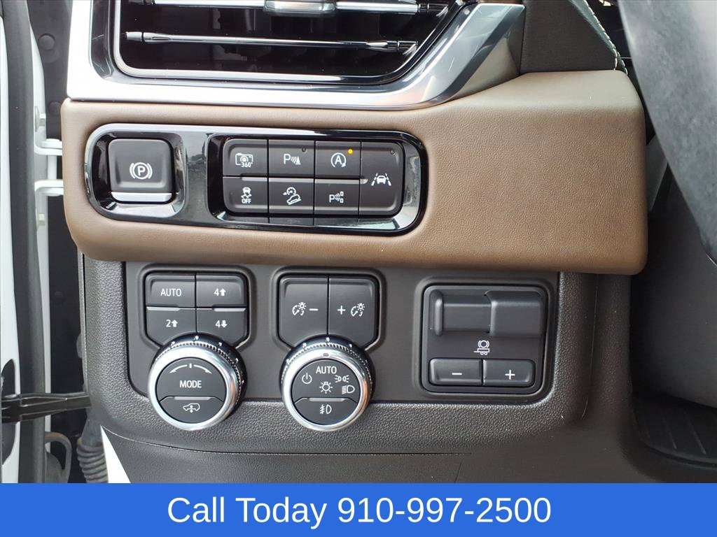 Used 2025 GMC Yukon Denali Ultimate w/ LPO, Floor Liner Package AWD/4WD image 14