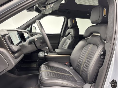 Used 2023 Rivian R1T Adventure image 20