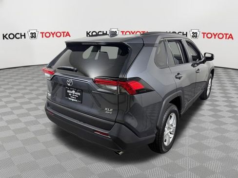 Used 2021 Toyota RAV4 XLE AWD/4WD image 8