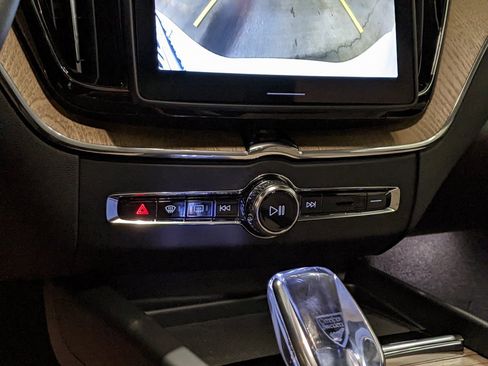 New 2026 Volvo XC60 B5 Plus w/ Climate Package image 18