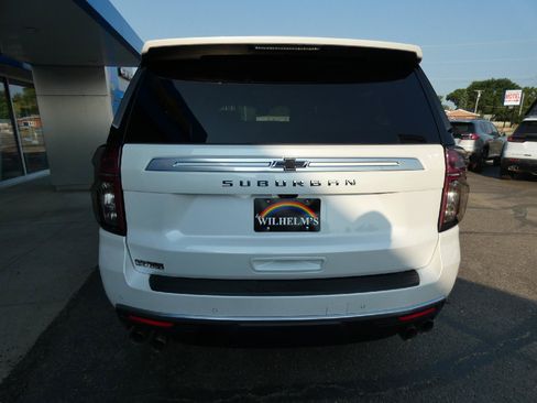Certified 2024 Chevrolet Suburban High Country w/ Advanced Technology Package AWD/4WD image 4