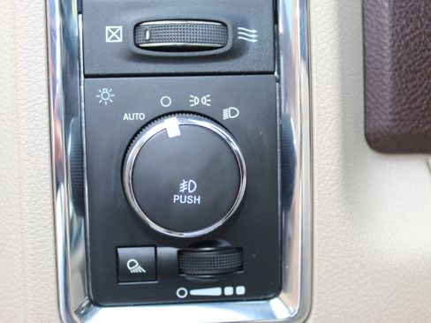 Used 2016 RAM 3500 Laramie image 24