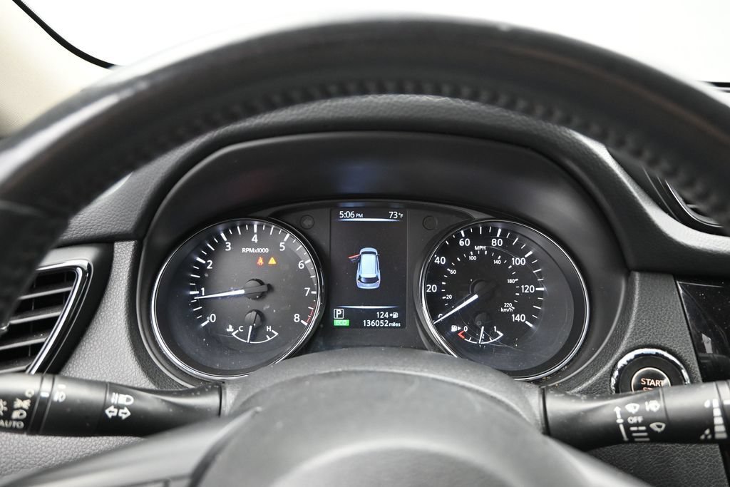 Used 2017 Nissan Rogue SL w/ SL Premium Package FWD image 12