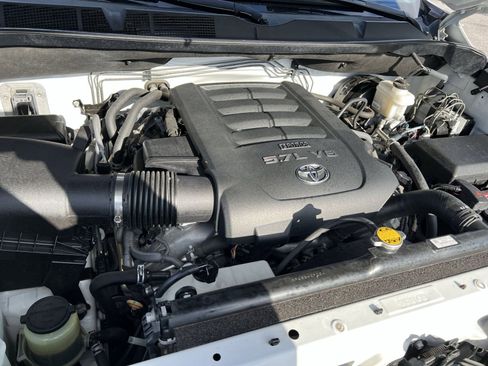 Used 2017 Toyota Tundra SR5 image 27