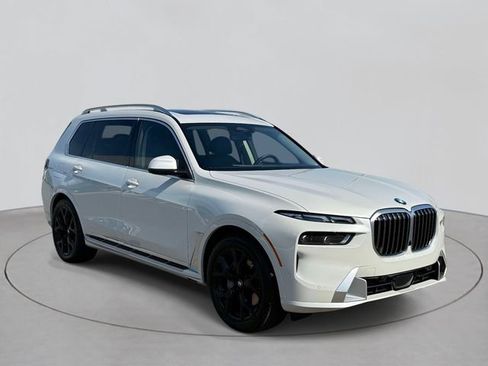 Used 2024 BMW X7 xDrive40i w/ Executive Package AWD/4WD image 3