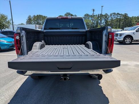 Used 2026 GMC Sierra 2500 SLT w/ SLT Premium Package AWD/4WD image 14
