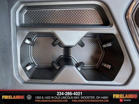 New 2024 Volkswagen Tiguan SE image 46