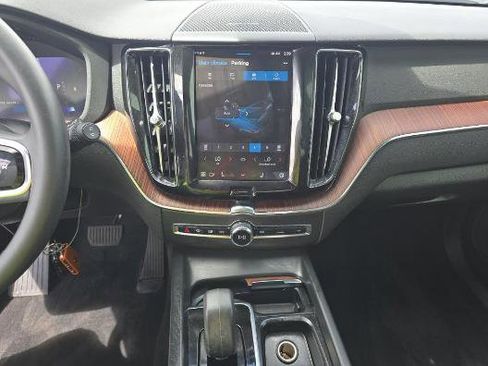 Used 2024 Volvo XC60 B5 Plus w/ Protection Package Premier image 6