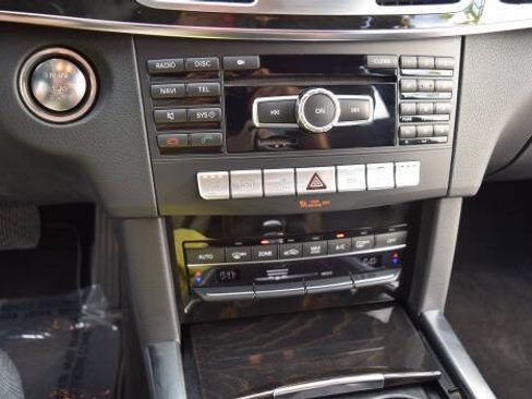 Used 2014 Mercedes-Benz E 250 BlueTEC Sedan image 57