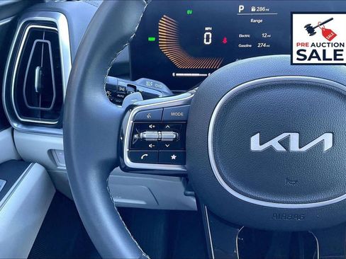 Used 2025 Kia Sorento EX AWD/4WD image 18