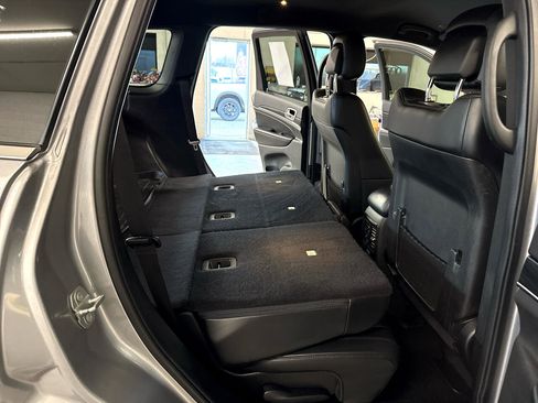 Used 2019 Jeep Grand Cherokee Limited image 34