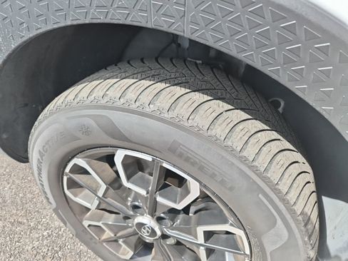 Used 2022 Hyundai Santa Cruz SEL Premium image 18