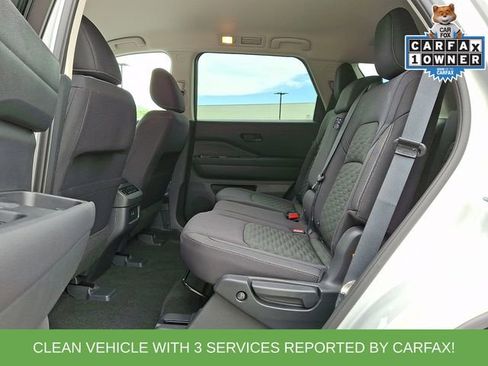 Used 2025 Nissan Pathfinder SV FWD image 13