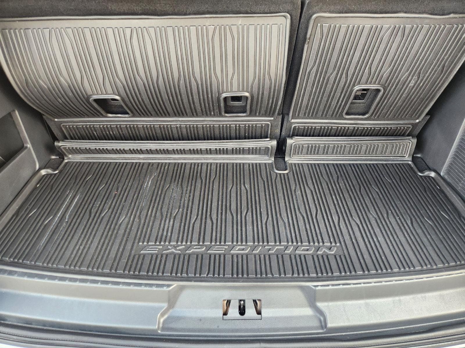 Used 2023 Ford Expedition XLT RWD image 35