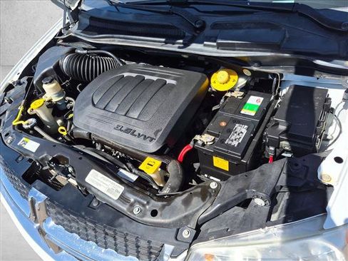 Used 2019 Dodge Grand Caravan SXT FWD image 29