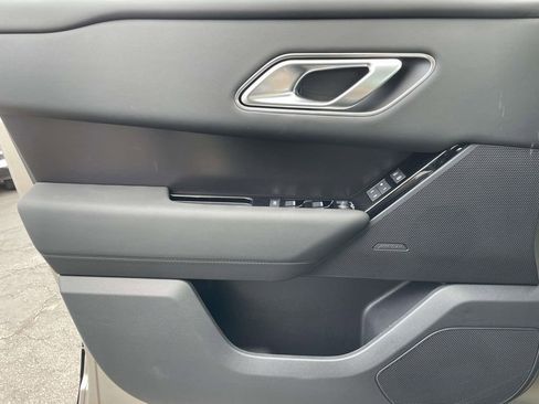 New 2026 Land Rover Range Rover Velar Dynamic SE AWD/4WD image 32