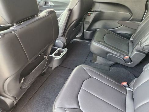 New 2026 Chrysler Pacifica Select image 22