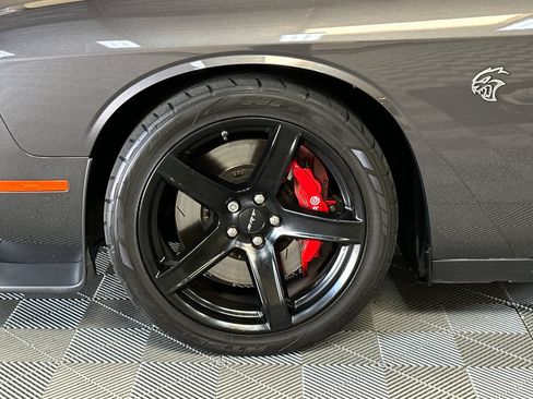 Used 2020 Dodge Challenger SRT Hellcat RWD image 44