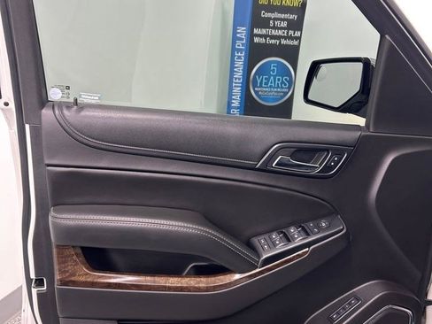 Used 2017 Chevrolet Suburban LT RWD image 11
