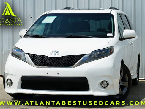 Used 2015 Toyota Sienna SE Premium image 1