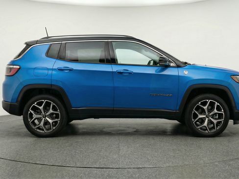 Used 2025 Jeep Compass Limited AWD/4WD image 11