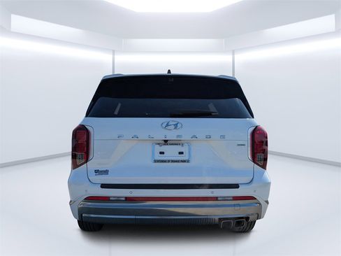 Used 2024 Hyundai Palisade Calligraphy image 4