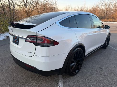 Used 2018 Tesla Model X 100D image 2