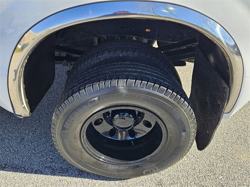 Used 2006 Ford F350 XLT image 8