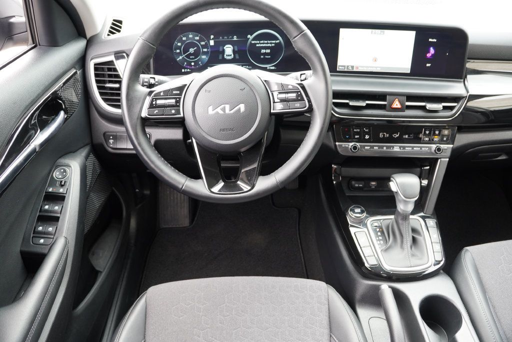 Certified 2024 Kia Seltos S AWD/4WD image 19