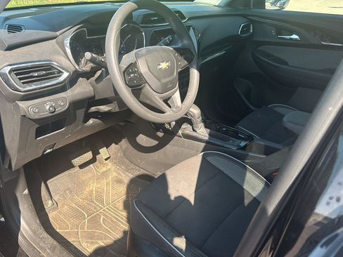 Used 2021 Chevrolet TrailBlazer LT w/ Convenience Package FWD image 10