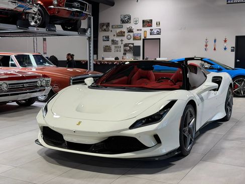 Used 2021 Ferrari F8 Tributo RWD image 2