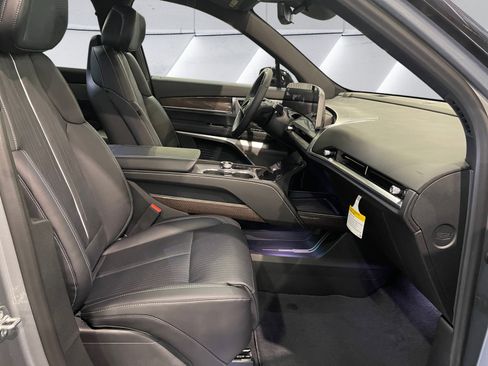 New 2026 Cadillac Vistiq Sport image 16