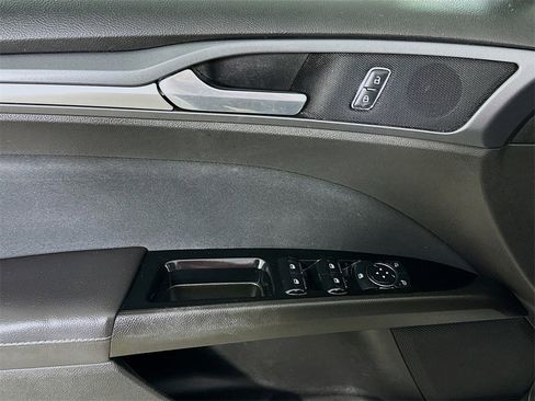 Used 2014 Ford Fusion SE image 21