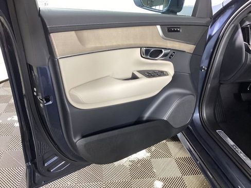 New 2026 Volvo XC90 B5 Core image 17