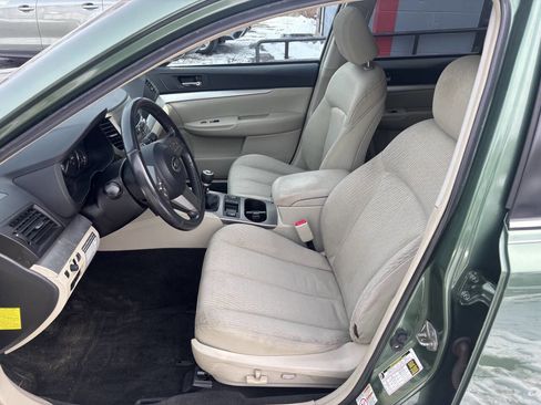 Used 2011 Subaru Outback 2.5i Premium image 10