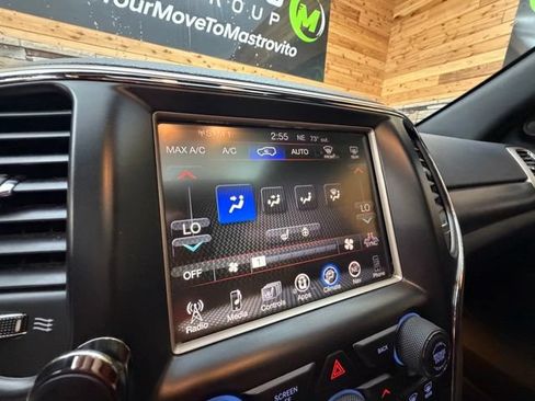 Used 2015 Jeep Grand Cherokee Altitude AWD/4WD image 24