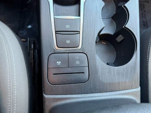 Certified 2020 Ford Escape SE image 26