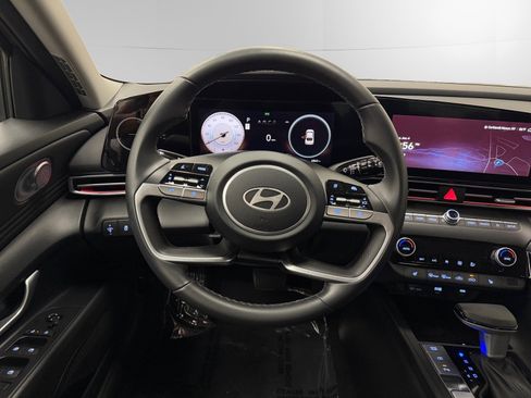 Certified 2024 Hyundai Elantra Limited FWD image 12