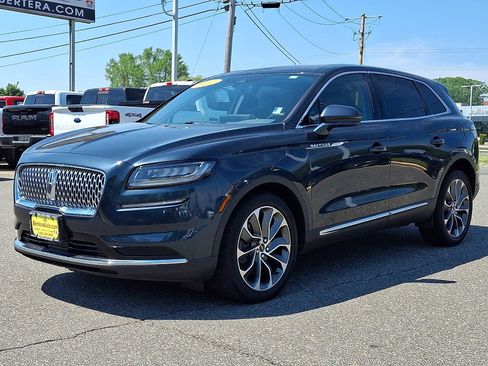 Used 2022 Lincoln Nautilus Reserve AWD/4WD image 3