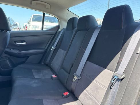 Used 2025 Nissan Sentra SR FWD image 13