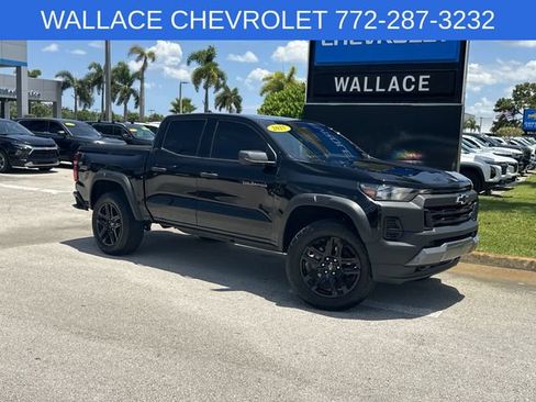 Used 2025 Chevrolet Colorado Trail Boss AWD/4WD image 2