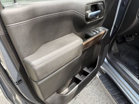 Used 2021 Chevrolet Silverado 1500 LT AWD/4WD image 13