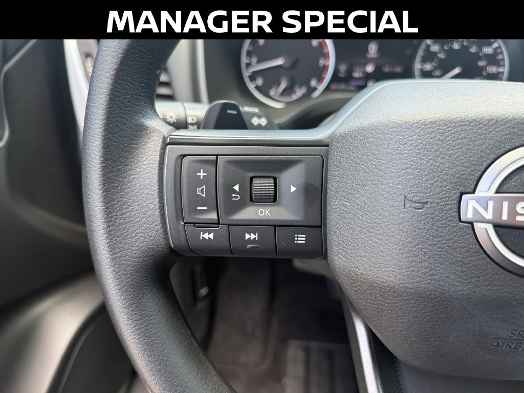 Used 2025 Nissan Rogue S FWD image 23