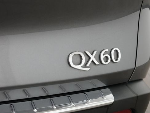 Used 2023 INFINITI QX60 Luxe w/ Cargo Package FWD image 4