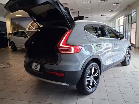Certified 2024 Volvo XC40 B5 Core AWD/4WD image 9