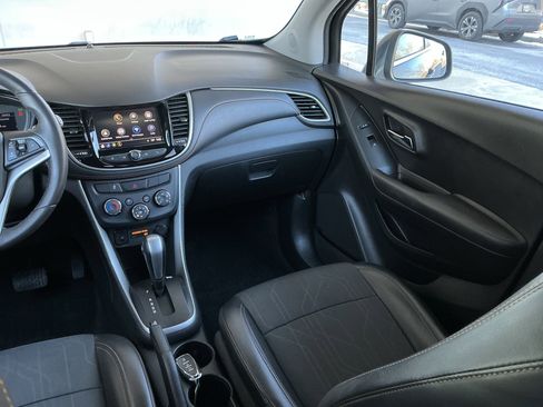 Used 2018 Chevrolet Trax LT w/ LT Convenience Package image 16