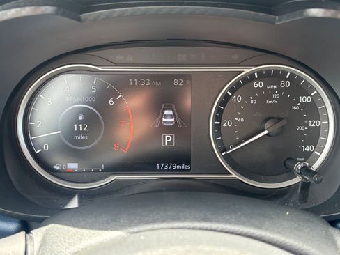 Used 2025 Nissan Versa SV FWD image 38