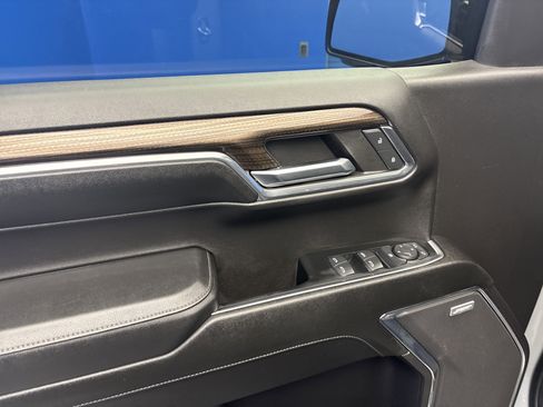 Used 2024 Chevrolet Silverado 1500 LT Trail Boss w/ LT Trail Boss Premium Package image 10