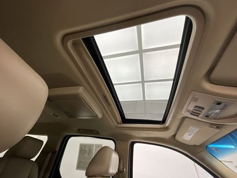 Used 2014 Cadillac Escalade ESV Premium image 7
