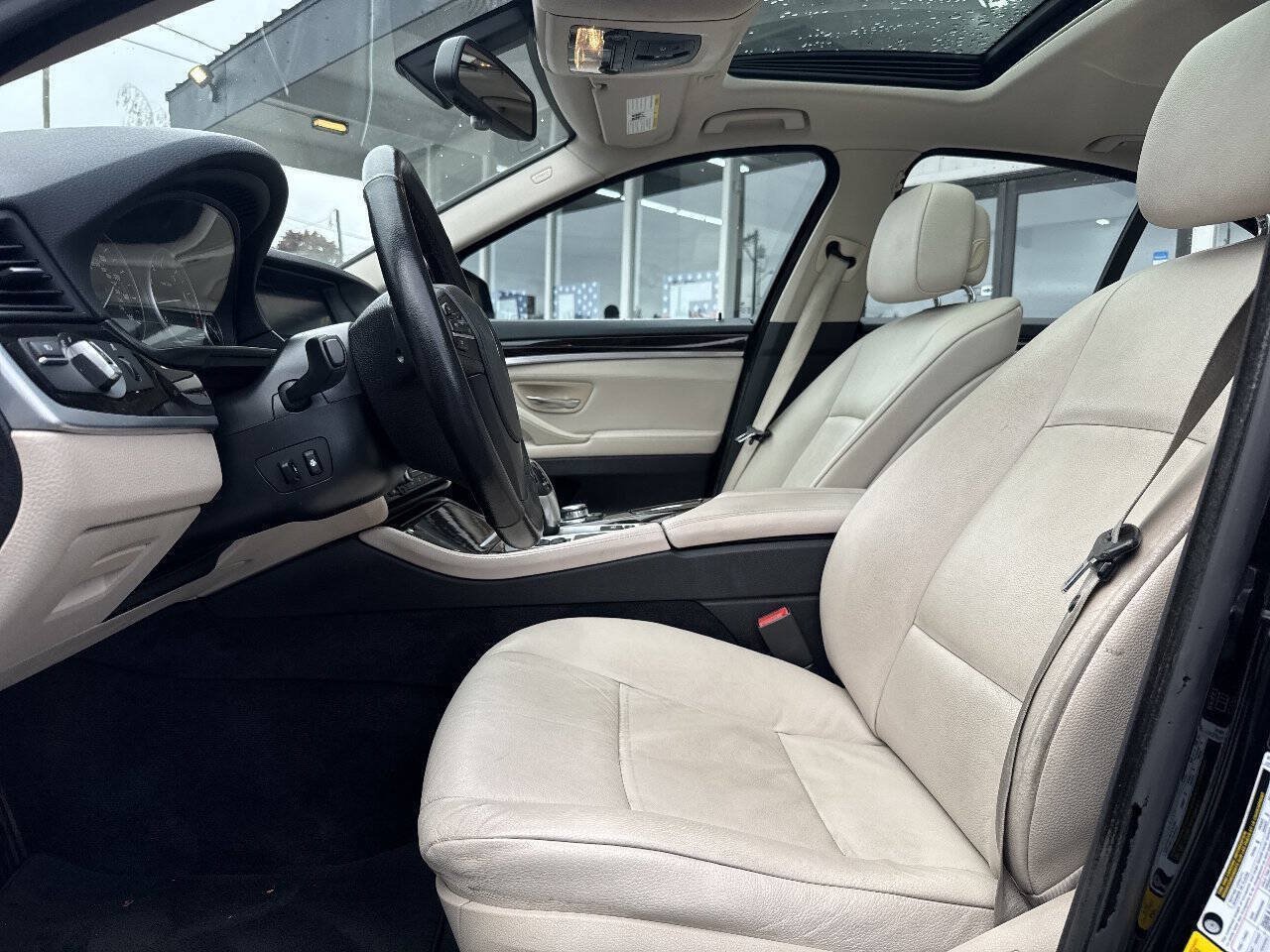 Used 2013 BMW 528i xDrive Sedan AWD/4WD image 28